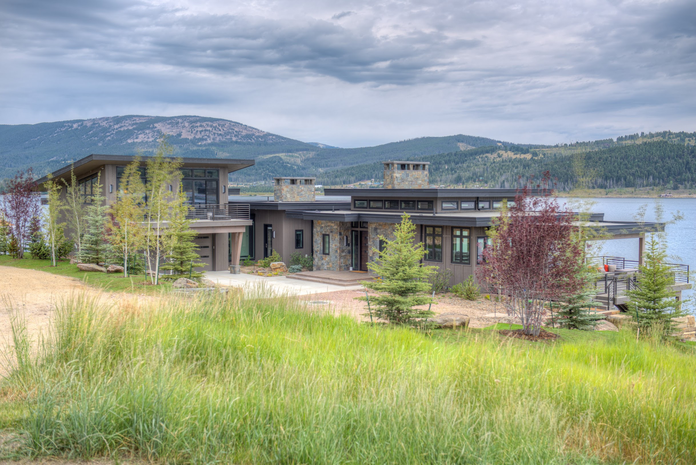 Maximizing Mountain Views: Design Strategies for Boulder Homes
