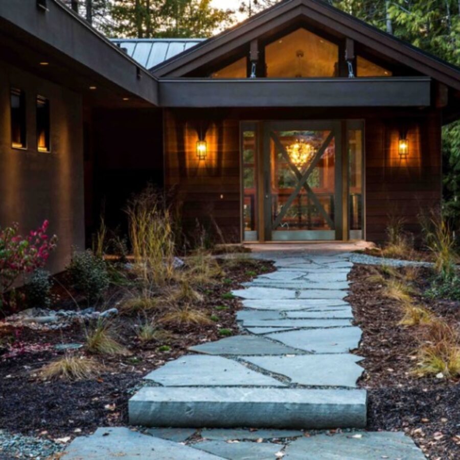 Outdoor Living Spaces That Maximize Mountain Views